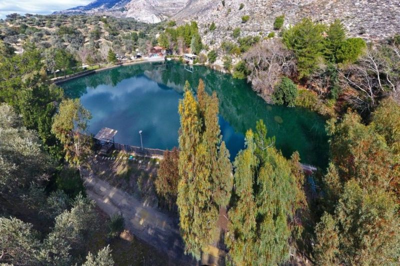 LAKE ZAROS